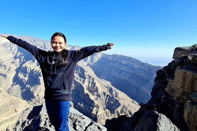 2-Days 1 Night Private Jebel Shams Tour - Day 1 stop by stop: Fanja, irrigation ruins, souk energy