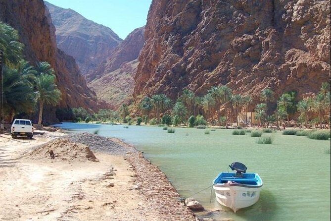 2 Days Tour TOUR FATIMA - Bimmah Sinkhole: A Quick Swim Stop With Photo-First Vibes