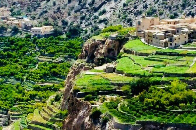 5-Days Private Oman Tour from Muscat - Day 5: Wadi Ghul (Grand Canyon of Arabia), Bahla Fort UNESCO, and Jabreen Castle