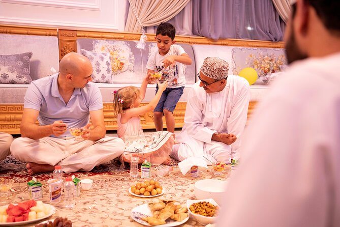 Authentic Omani Home Dining - Meeting your host family: what you’re actually walking into