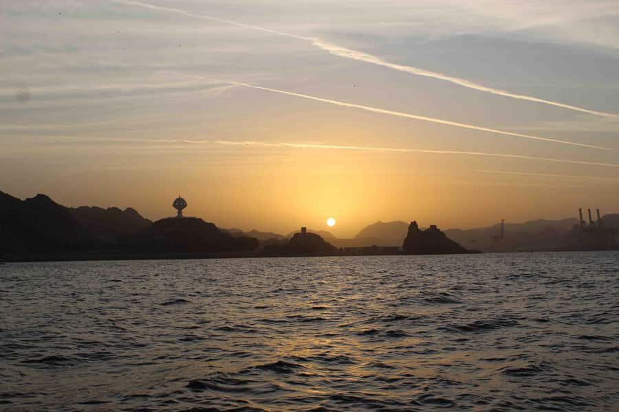 Coastal & Sunset Cruise in Muscat - Meeting at Marina Bandar Al Rowdha (and Getting on Board Calmly)