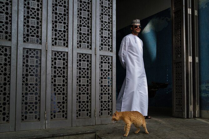 Enjoy a traditional Omani local style tour around Muscat - Quick highlights to know before you go