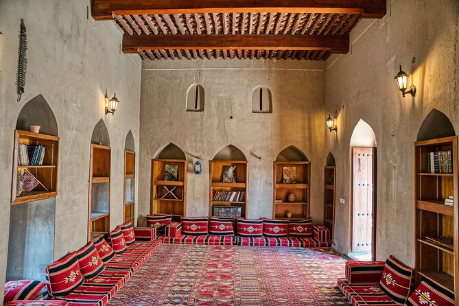 Enjoy the beauty of Fanja, Samail، Izki & Nizwa on a special trip - Birkat Al Mouz ruins: banana-date nature with a 17th-century payoff