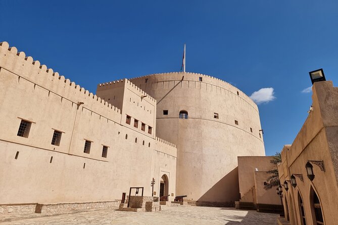 Enjoy the beauty of Fanja, Samail، Izki & Nizwa on a special trip - Price and logistics: what $174 buys you (and what to budget)