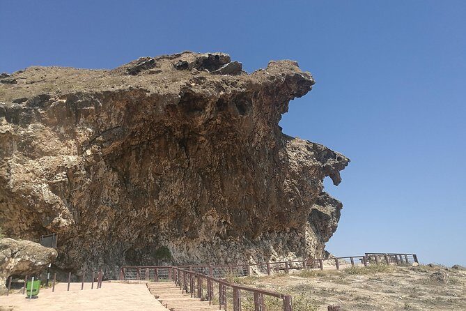 Explore West Salalah’s Stunning Natural Scenery - a Full-Day Tour - West Salalah’s best trick: you go from cliff to cave to sinkhole in one day