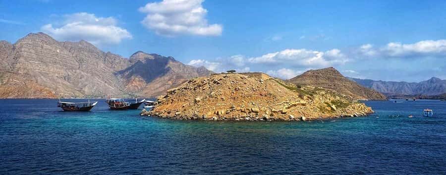 From Dubai to Norway of Arabia|Telegraph Island| Dhow Cruise - Boarding the dhow in Khasab and sailing the Khor Shimm fjords