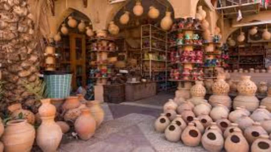 From Muscat : Nizwa & jabel alkhdar. Privat tour 4x4 - Nizwa Souq: Shopping With a Guide Keeps It Fun