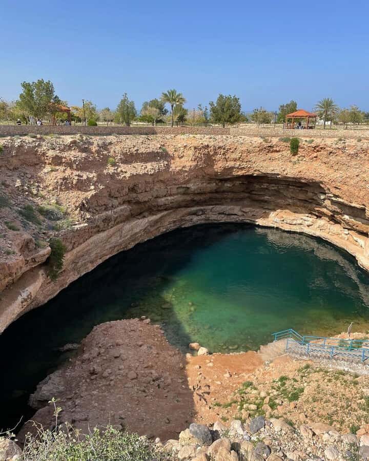 From Muscat:Private Wadi Shab and Bimmah SinkHole Tour - Swimming in crystal-clear pools: your main payoff