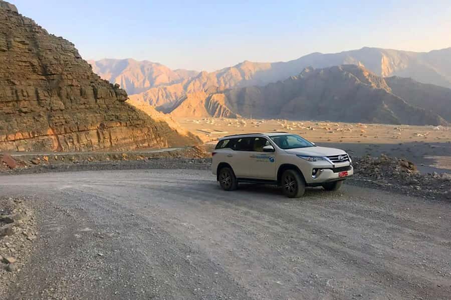 From Ras Al Khaima : Dolphin Watching and Jabal Harim Safari - Switching gears: the 4x4 safari to Jabal Harim