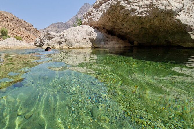Full-Day Bimmah Sinkhole and Wadi Al Arbeieen Tour - Wadi Shab and Wadi Tiwi: photo stops with a local-views feel