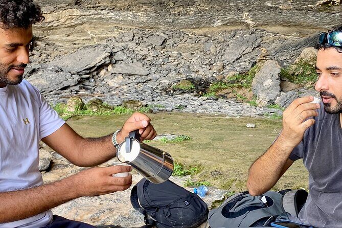 Full Day Guided Tour to Balcony Walk and Hidden Lake With Pickup Included - Wadi Ghul (Oman’s Grand Canyon): the scale you can feel