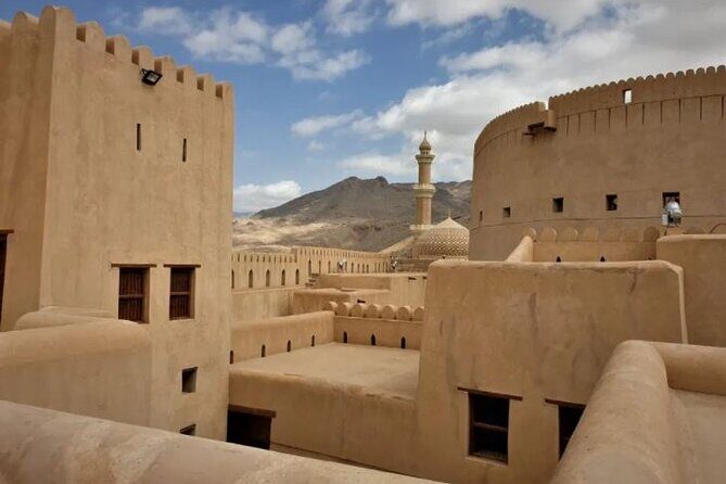 Full-Day Nizwa Fort, Bahla Fort and Jabreen Castle Private Tour - Bahla Fort and pottery town: UNESCO-level fortress plus craft tradition