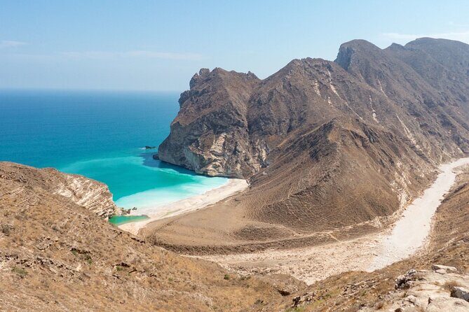 Full-Day Private Salalah West Tour with Lunch - Lunch Break: Traditional Omani Food and Soft Drinks
