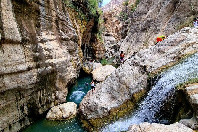 Full-Day Private Wadi Tiwi Adventure - Bimmah Sinkhole: the coastal crater with a sky-to-sea feel
