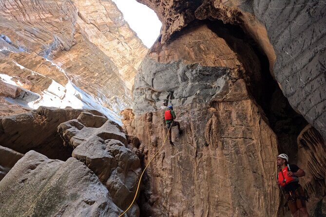 Full Day - Snake Canyon Adventure Tour in Jebel Shams region - 25-meter abseiling and canyon jumps: how the tour keeps it safe