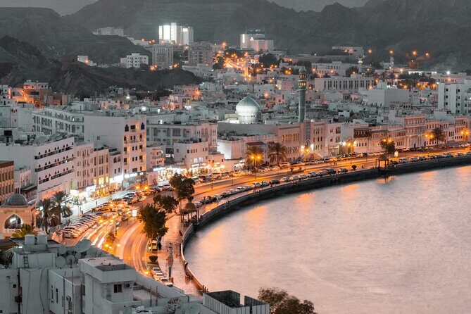 Half-Day Private Muscat City Tour- with a local guide - Shati Al Qurum: the quick scenic break (plus bread and tea)
