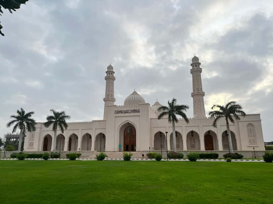 Historical Salalah City Tour with Culture, Food & Shopping - The tropical fruit farm walk: a different side of Salalah