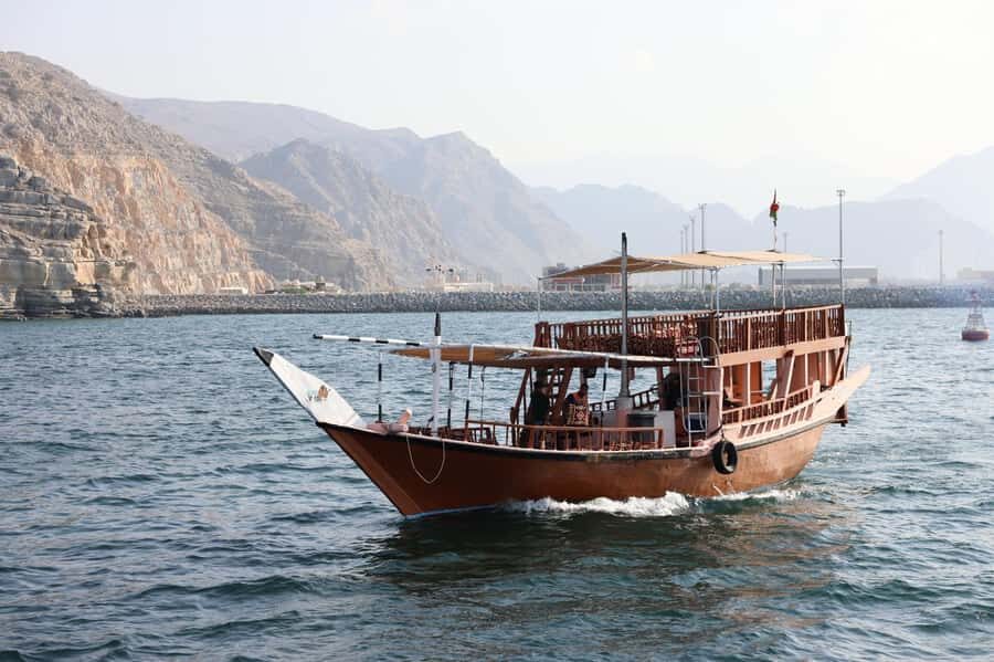 Khasab: Overnight Cruise on Traditional Dhow for 24 hours - The 10 a.m. start vs the 5 p.m. start (and how that changes your day)