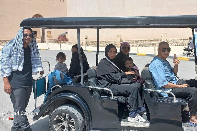 Multi-Day Package Tours At Oman - Golden desert and camping: sand dunes, tea in the dunes, and stargazing