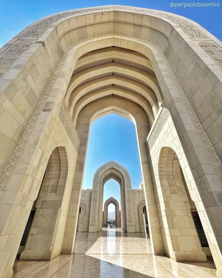 Muscat City Tour and life with Omani Guy ( luxury car). - Price and logistics: is $100 per person good value