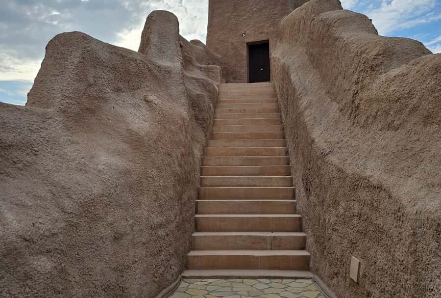 Muscat City Tour: Discover Oman's Capital in Half a Day - Al Alam Palace: a ceremonial pause with the right photo time