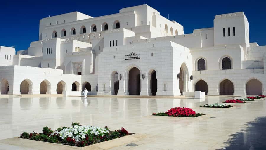 Muscat City Tour: Discover Oman's Capital in Half a Day - Sultan Qaboos Grand Mosque: the photo stop that becomes design education