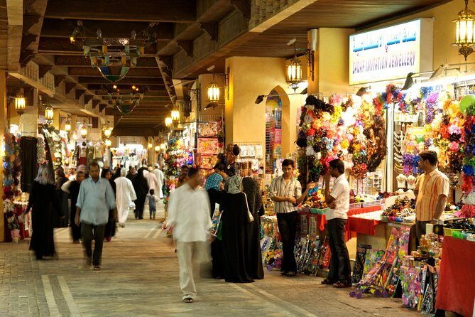 Muscat City Tour frensh or Italien Guide - Morning start at the Sultan Qaboos Grand Mosque