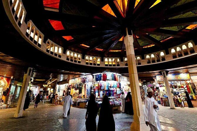 Muscat City Tour Half Day - Stop 3: Al Alam Palace area and the twin forts Mirani and Jalali