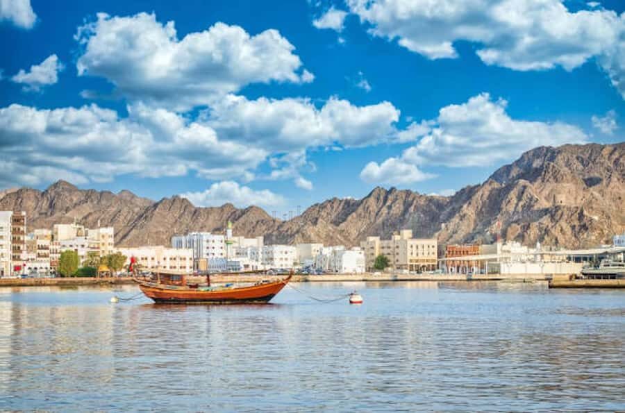 muscat city tour with pick up SMALL GROUP 7 PEOPLE MAX - Muttrah Souk: Frankincense, Perfume, and Practice Haggling