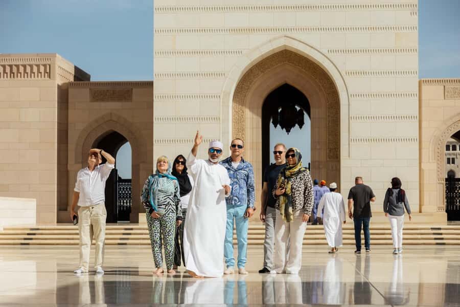 Muscat: Full-Day City Tour - Qurum area and the Mutrah Corniche feel: coast air and photo stops