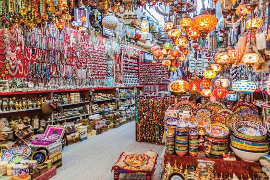 Muscat: Half-Day Sightseeing Essentials Tour and Audio Guide - Fish Market and Muttrah Souq: The Best Place to Wander Smart