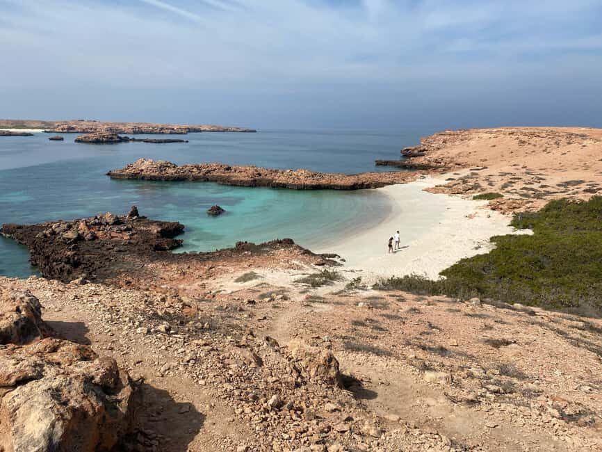 Muscat Oman: Snorkeling adventure to Daymaniyat Island - What’s included on the water: eating like a human, not a starving tourist
