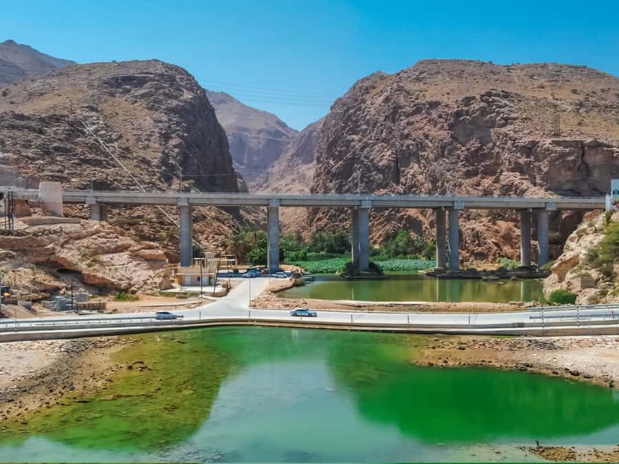 Muscat : Private trip to Wadi Shab + sinkhole - The drive out of Muscat: mountains, plains, desert, and quick surprises