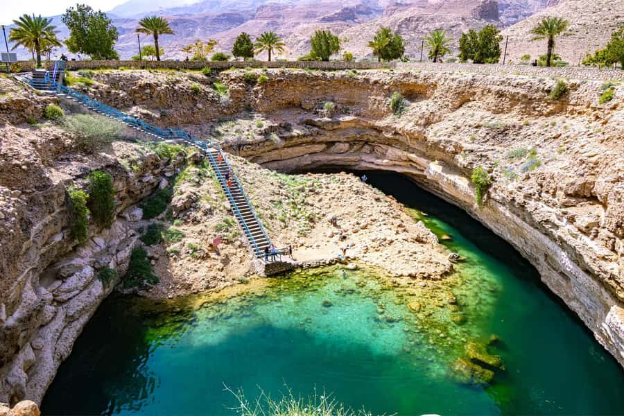 Muscat: Southern Treasures & Wadi Shab Tour with Audio Guide - Wadi Shab: The 45-Minute Walk That Turns Into a Swim