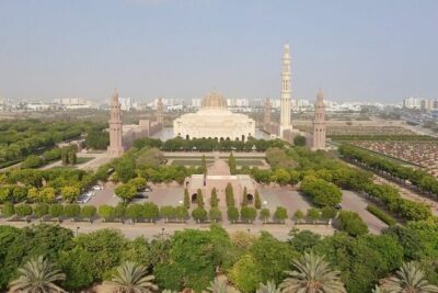Muscat Tour - Half day - Sultan Qaboos Grand Mosque: architecture with meaning, not just photos