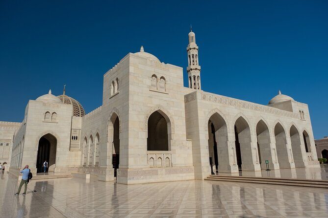 Muscat trasfer: airport trasfer to/from hotel in muscat - Price and value: $45 per group (up to 3)