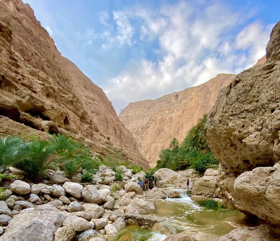 Muscat: Wadi Shab and Bimmah Sinkhole Full-Day Tour - The Muscat drive plus an Omani tea stop before you hike