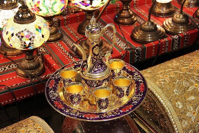 Nizwa Friday Market Jabal Chams - Misfah and Al Hamra: rock villages and loam-town passing scenes