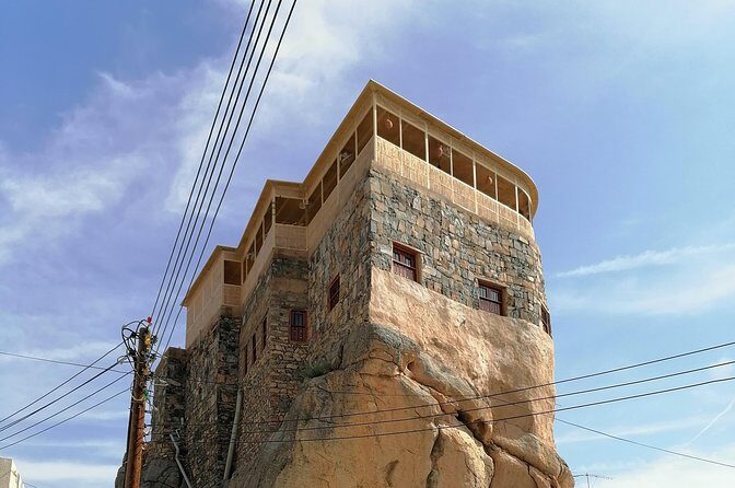 Nizwa. Hambra. Grand Canyon Oman - Nizwa: stepping into Oman’s old market world