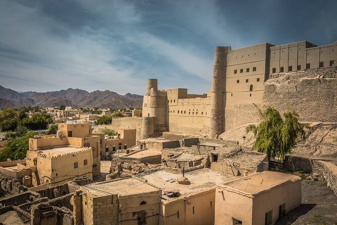 Oman Grand Canyon, Jebel Shams & Nizwa Full Day Tour - Jebel Shams at 3,000m: Where the Grand Canyon Photos Happen