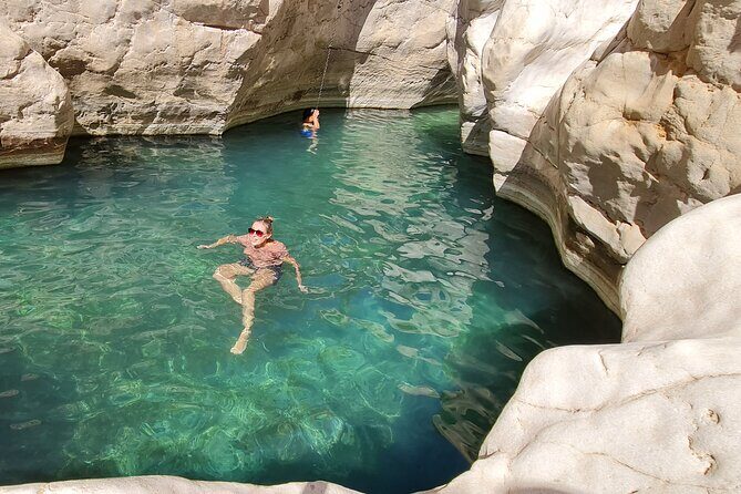 Oman Highlights: Wahiba Sands Desert & Wadi Bani Khalid Tour - 4WD Pickup in Muscat and the Real Time Budget