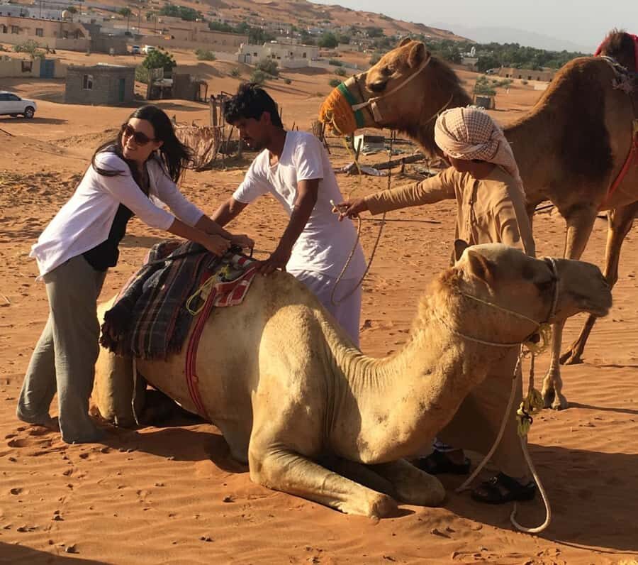 Oman: Wahiba and Wadi Bani Khaled Private Trip - Lunch, Photos, and How the Private Group Feels