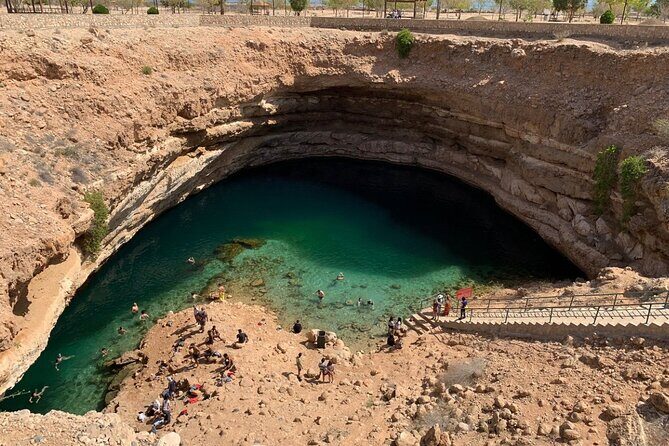 Private 2 Day Wadi Shab and Bimmah Sinkhole Tour - Qalhat (Calha s) and Wadi Tiwi: history plus a greener finish