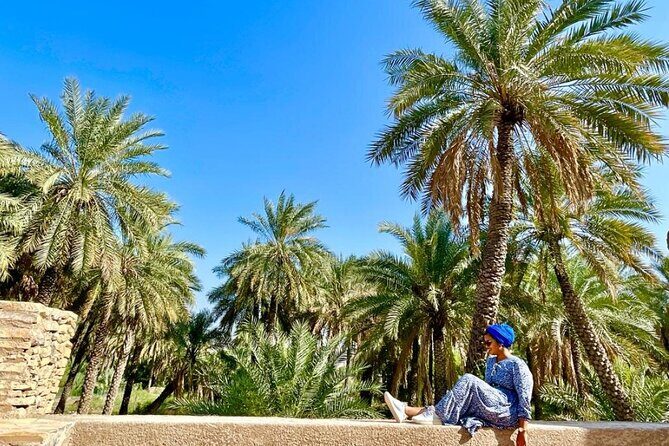 Private 3 days 2 nights Roundtrip Tour in Oman - Day 3: sunrise dunes, UNESCO Zukait Tombs, and the Green Mountain
