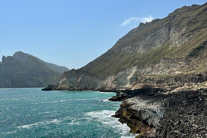 Private Caribian Orient (Swiming in Fazayeh Beach ) - Al Mughsail Beach blowholes: the cliff shows up close