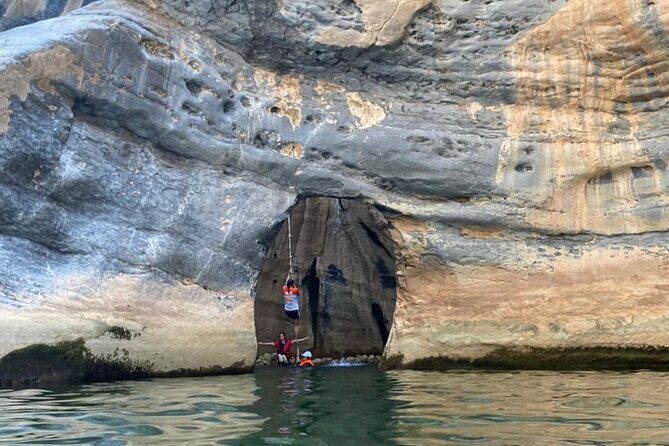 Private Full Day Wadi Dham Tour - The guide makes it feel safe and easy (and more fun)