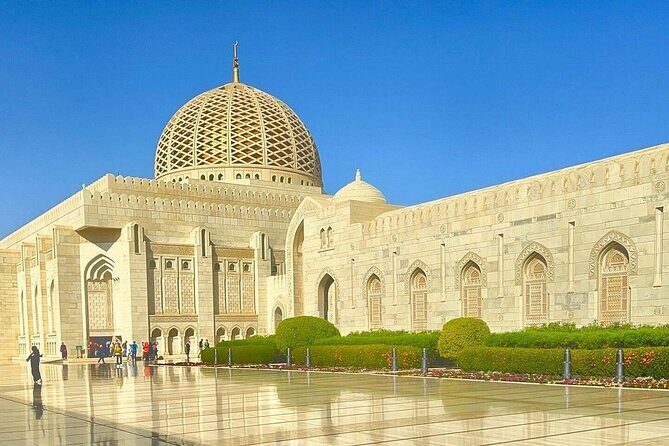 Private Muscat City Tour - Full Day - Al Alam Palace and the Old Muscat harbor forts: Portuguese dates and Omani control