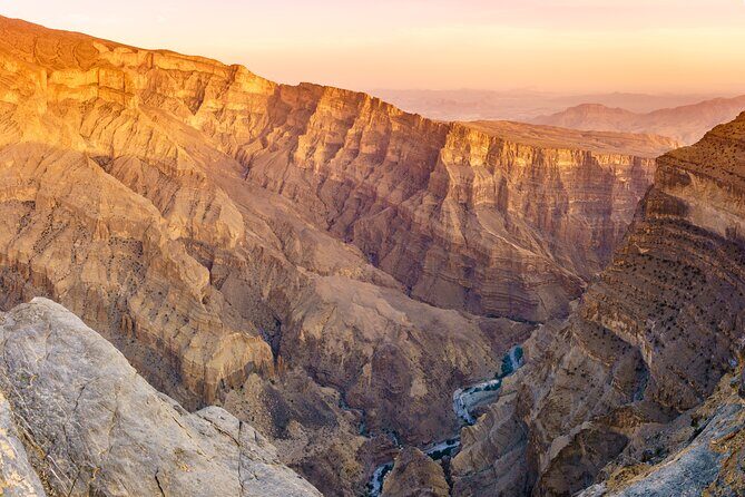 Private Muscat tour to the Grand Canyon Nizwa - A day that works: Muscat to Nizwa to Jabal Shams