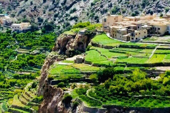 Private Overnight Nizwa & Jebel Akhdar Tour from Muscat - Nizwa Fort: where the old capital flexes its defenses