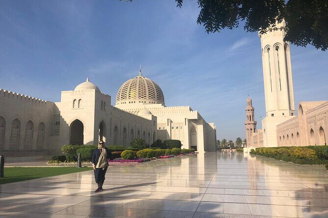 Private Sultan Qaboos Grand Mosque-Nakhal Fort-Wakan Village - Full Day Tour - Nakhal Fort: a fortress above date palms and mountain rock